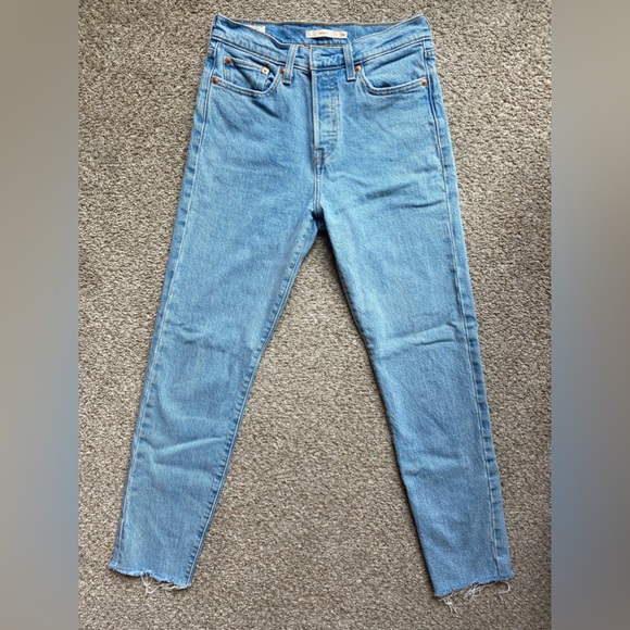 Levi Wedgie Straight Leg Jeans - Picture 1 of 6